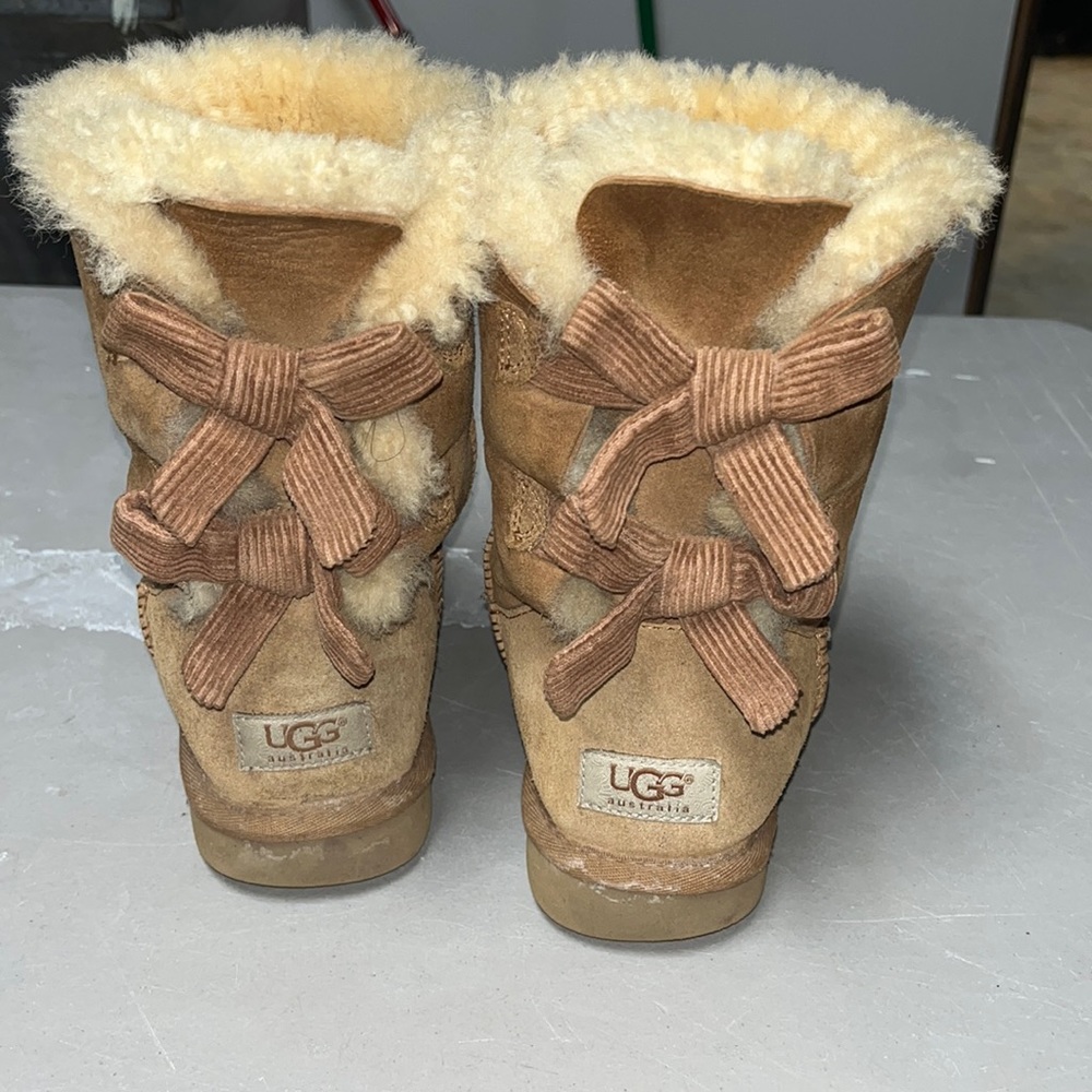 Womens uggs size 7.5. Used uggs .don’t want